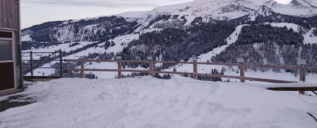 Im Winter steht ein Platz gleich neben dem Stall zur Verfügung.