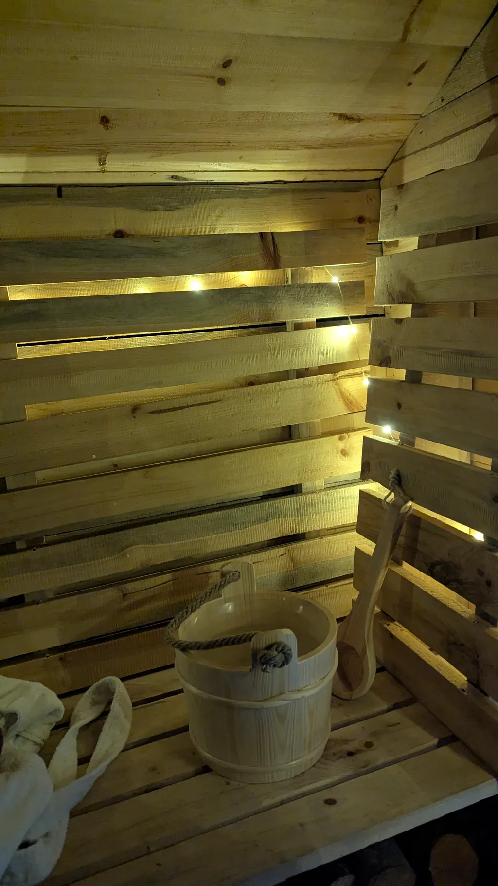 Huskies, Sauna und lokales Essen - ein Abenteuer