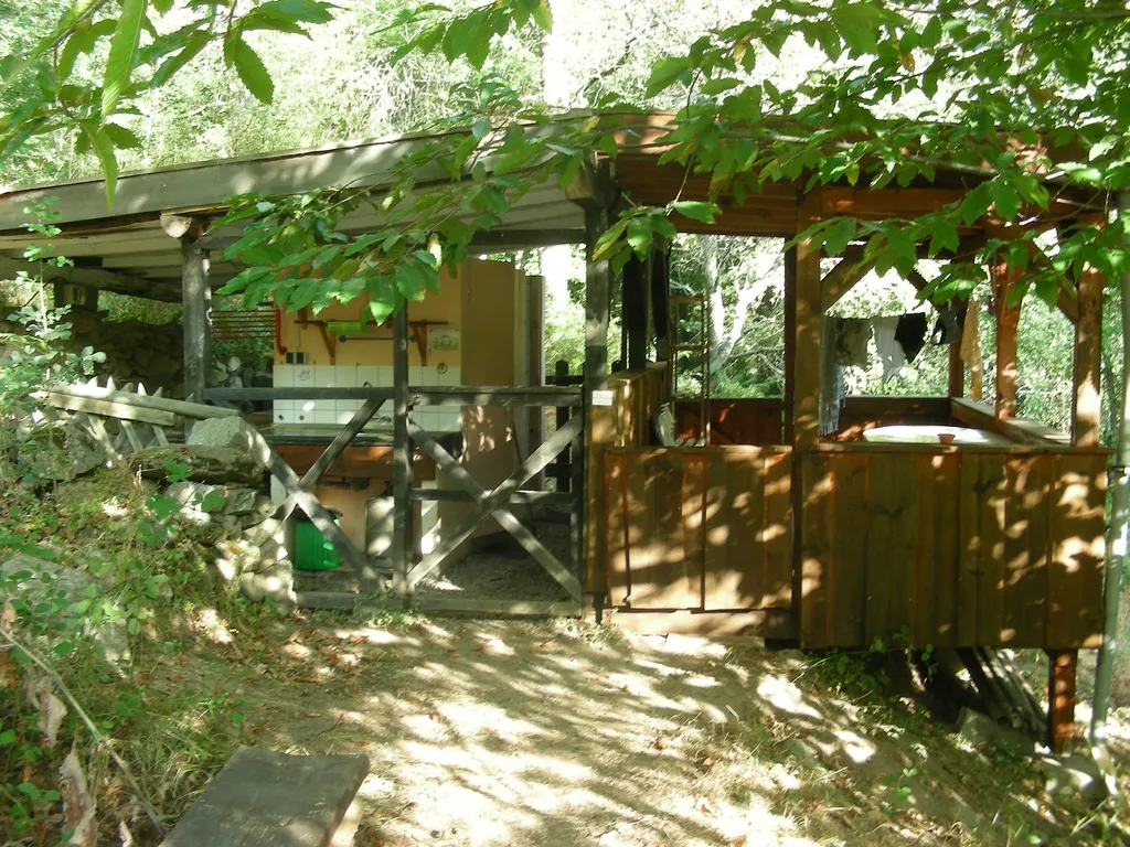 Küchen-Arbeitszeile, Große Spüle und Unterstand  #Gemütlich