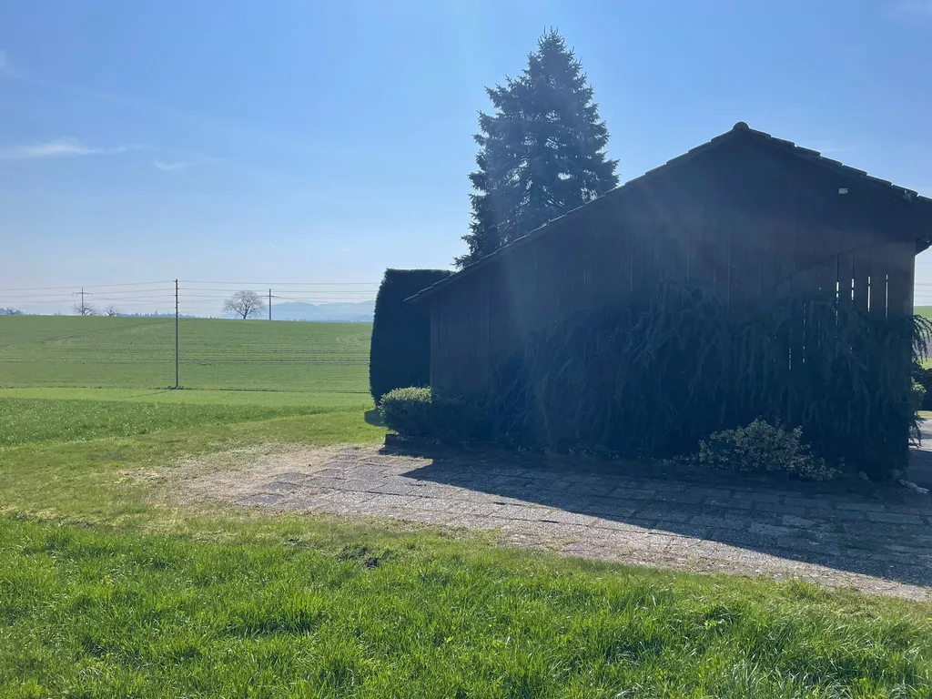 Dies ist der Platz für Camper, Wohnwagen oder Zelt. Gerne dürft Ihr natürlich auch euren Grill dann benutzen.
