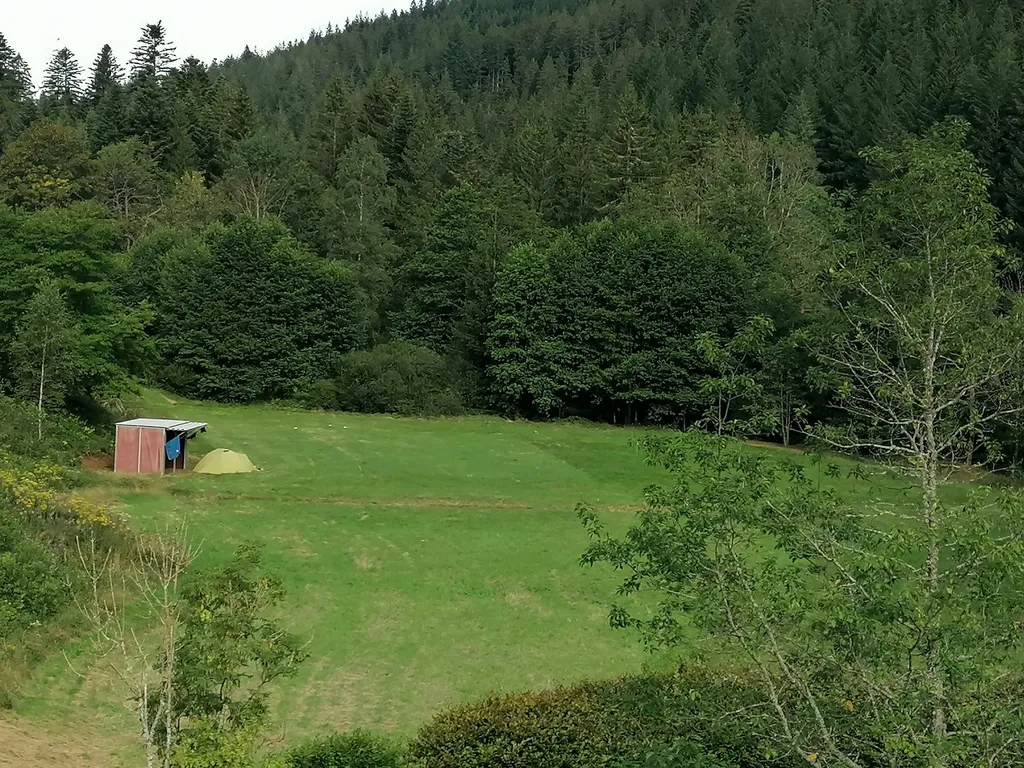 Geschützter Zeltplatz mitten im Nationalpark