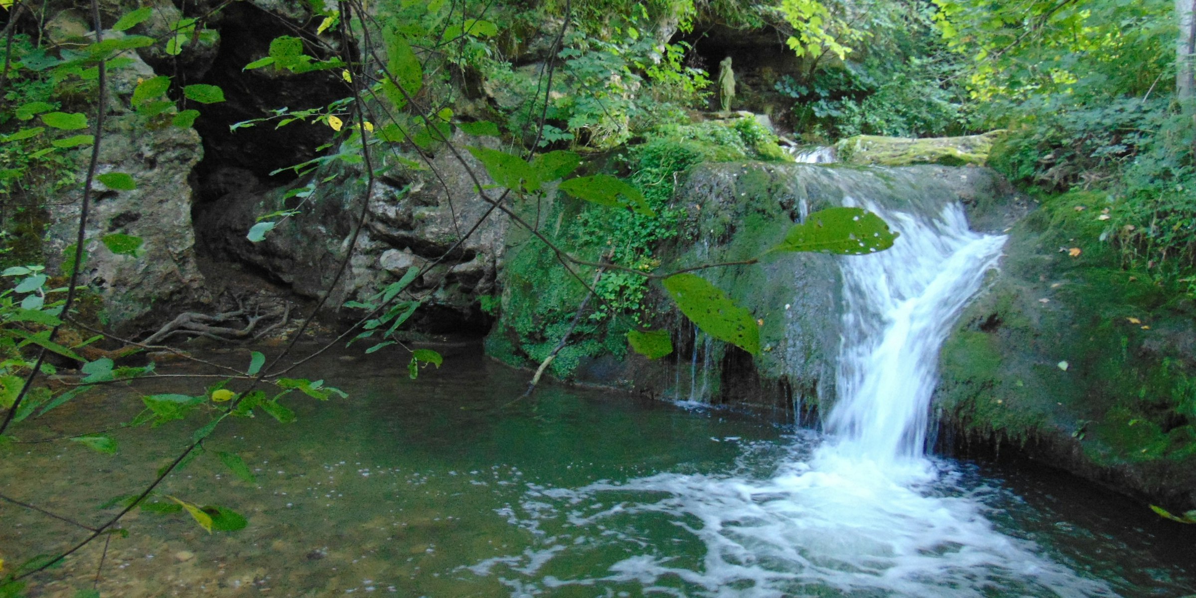 Idyllische Wiese an der Bühler