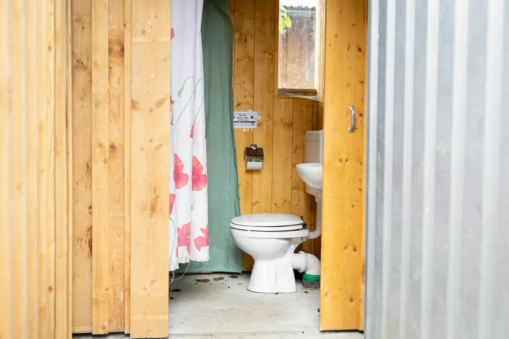 Gemütlicher Wohnwagen beim Biohof