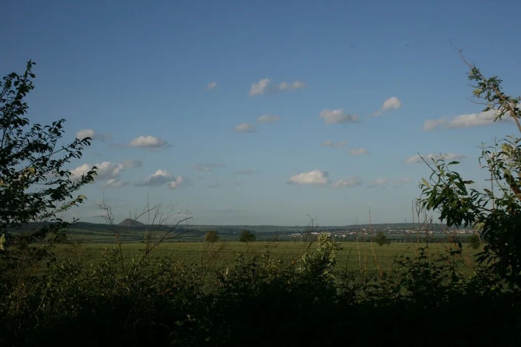 Unter Obstbäumen mit Weitblick