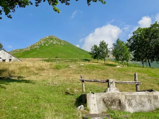 Der Brunnen vor der Hütte