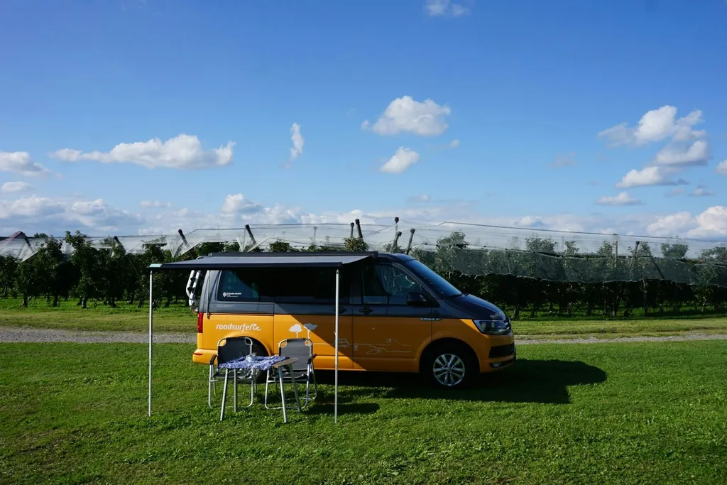 Camping bei Bodensee-Apfelbäumen