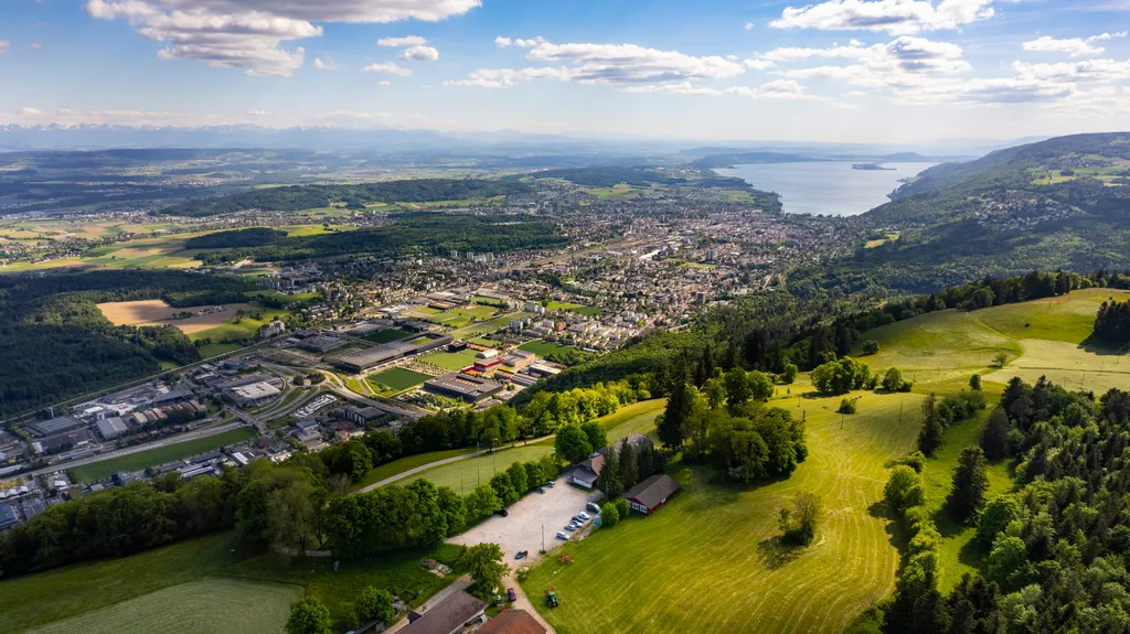 Parkplatz auf dem Bözingenberg