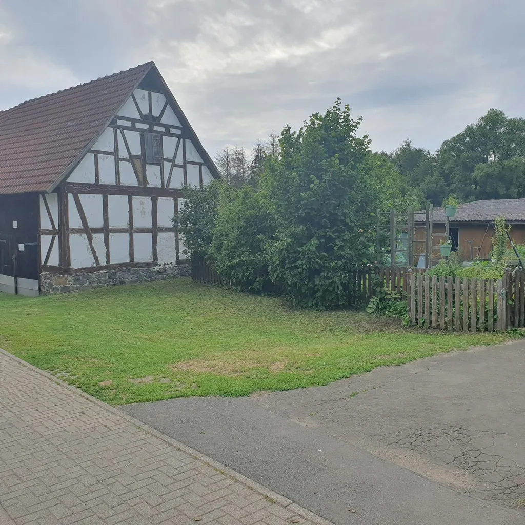 Stellplatz neben dem Hof