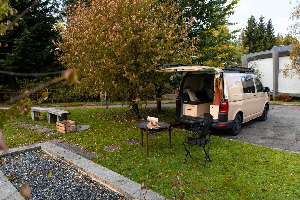 Camping Spot mit Hotelanschluss