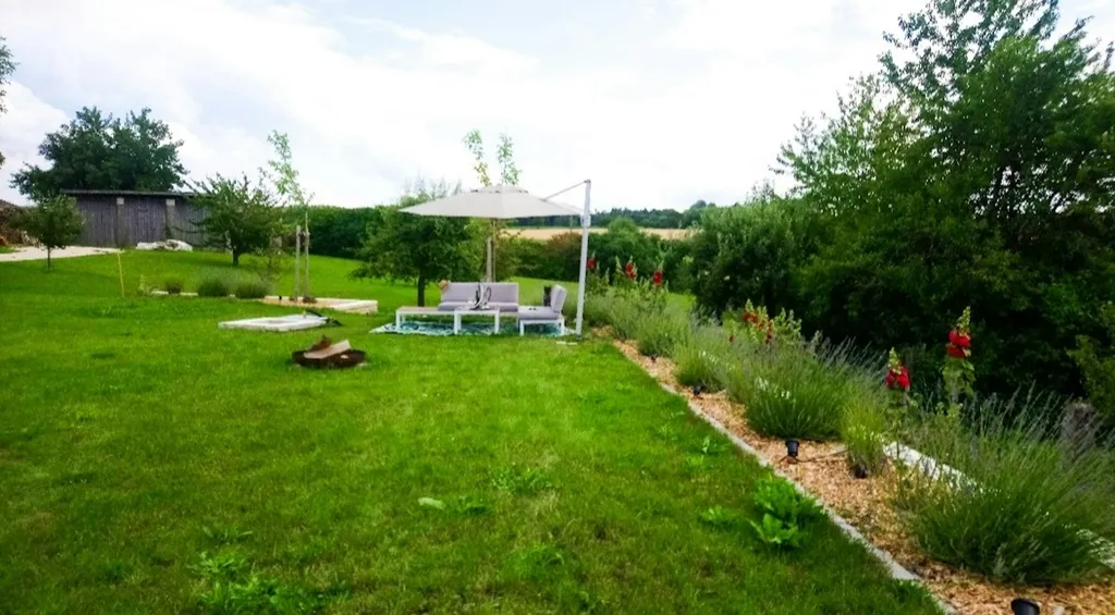 Romantische Obstwiese im Altmühltal