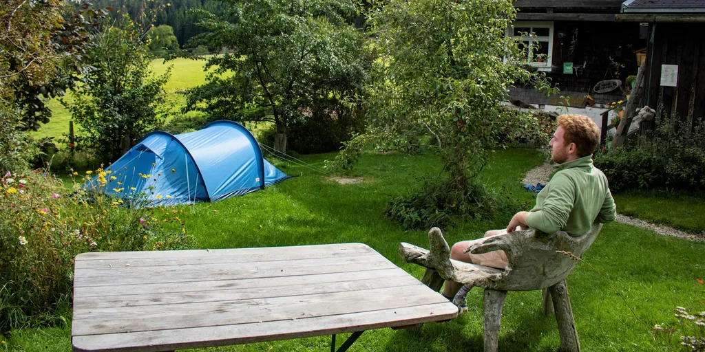 Zelten im Garten bei Hinterzarten