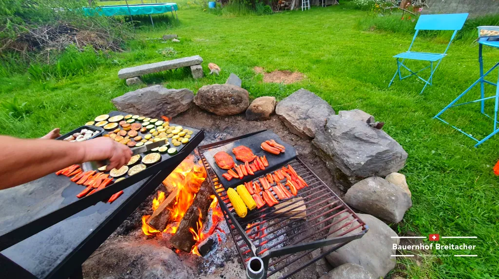 Wir bieten einen Vegi-Grill für leckeres Gemüse und einen getrennten Fleisch-Grill für saftige Steaks an.