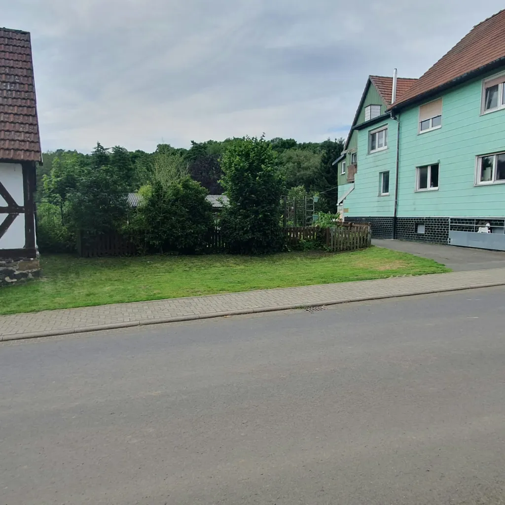 Stellplatz neben dem Hof