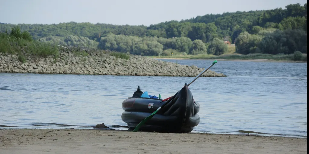 Riesige Ökowiese mit Feuerstelle
