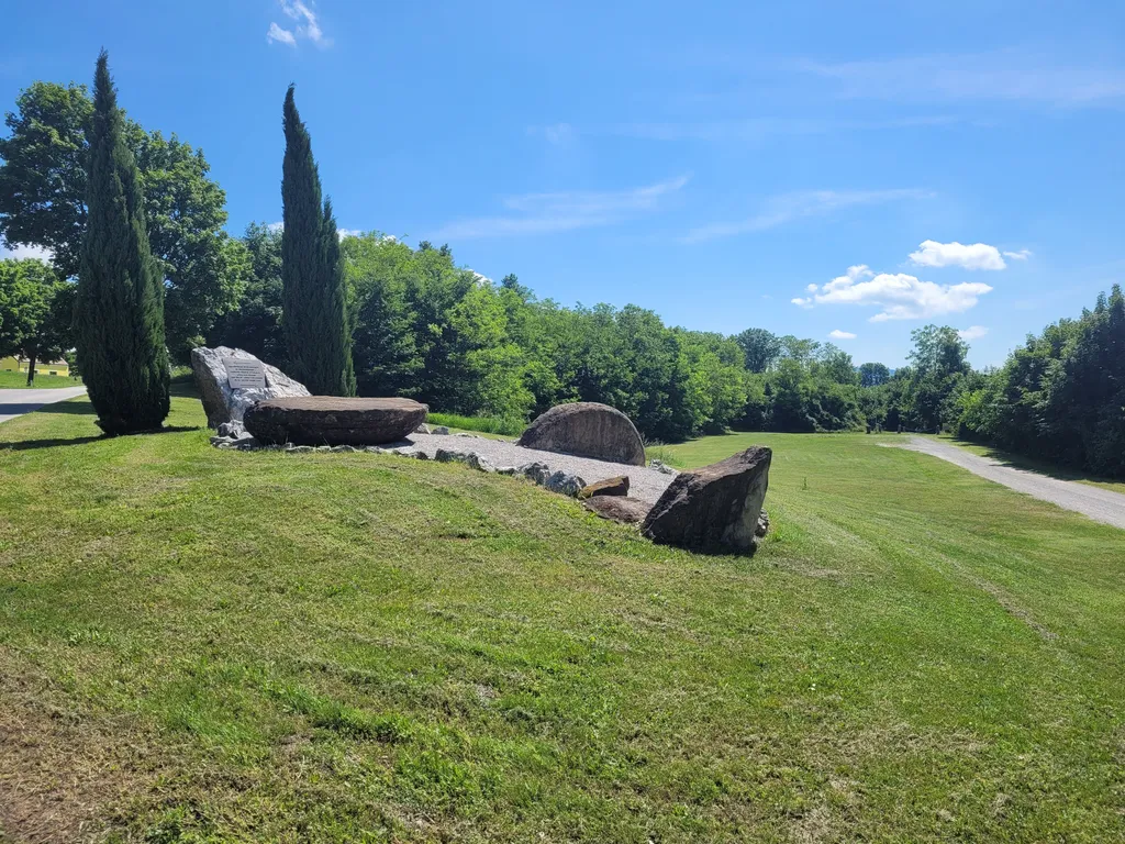 Denkmal Schlacht bei Groißenbrunn @Marktgemeinde Engelhartstetten