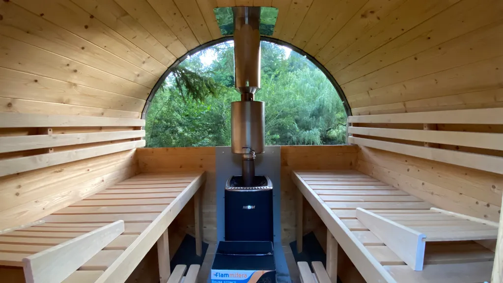 Parkähnliches Grundstück mit Wellnessangebot