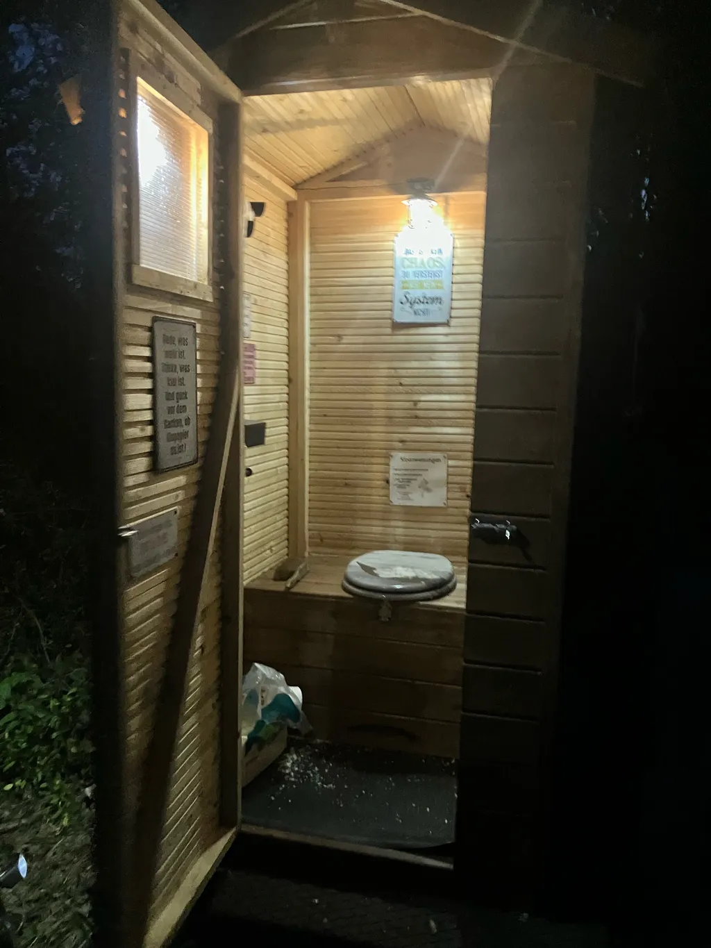 …natürlich zur Nacht beleuchtet