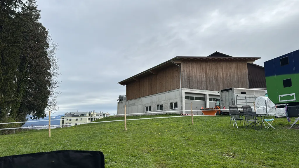 Image by Martina for spot 247