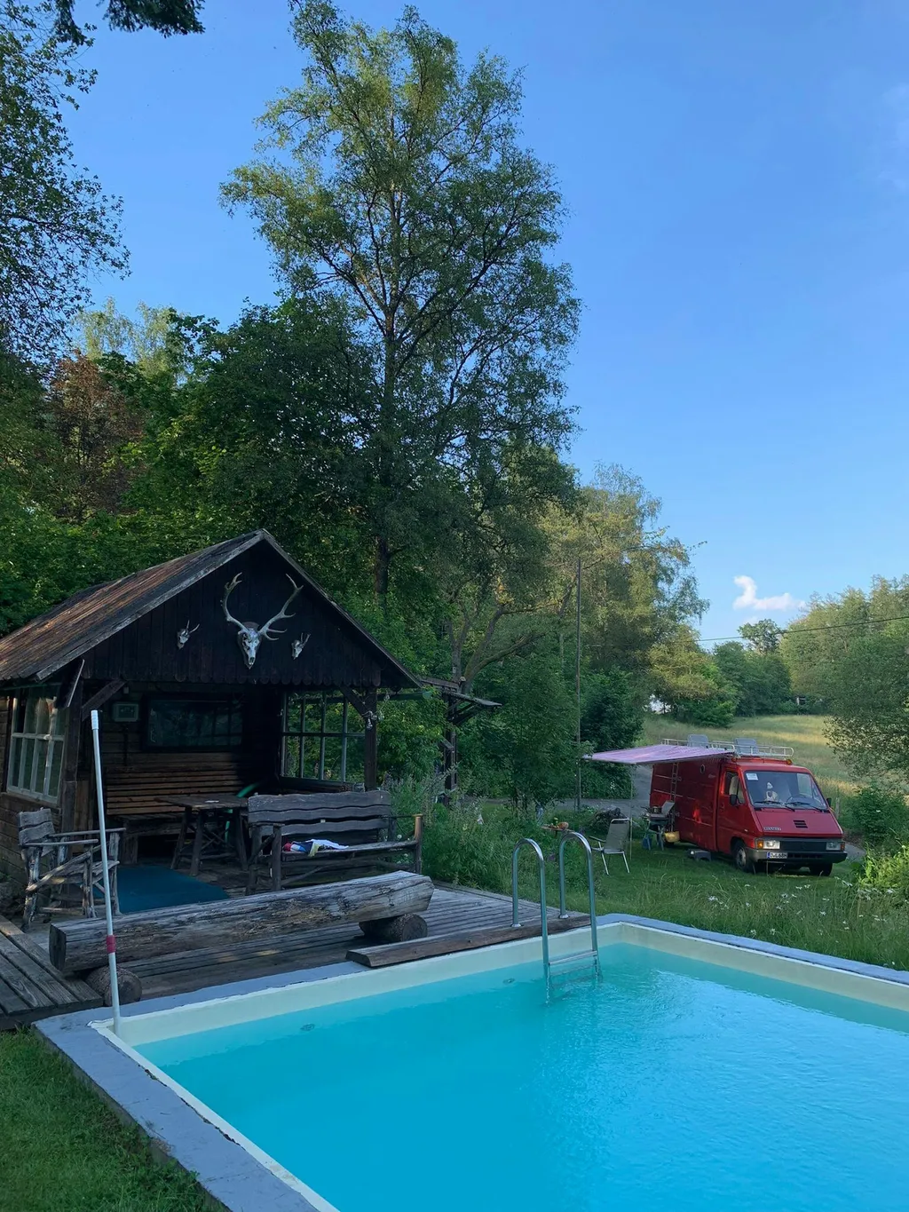 Forsthaus-Camp mit Pool + Sauna mitten im Wald