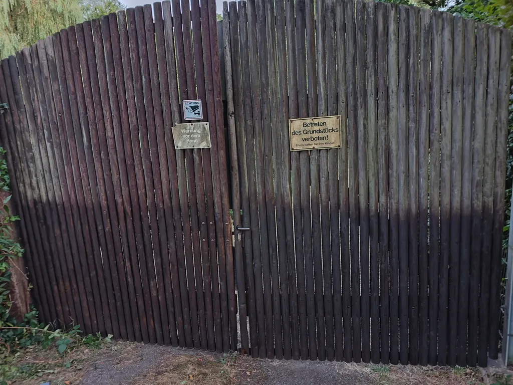 Eingangstor zum Forellenhof