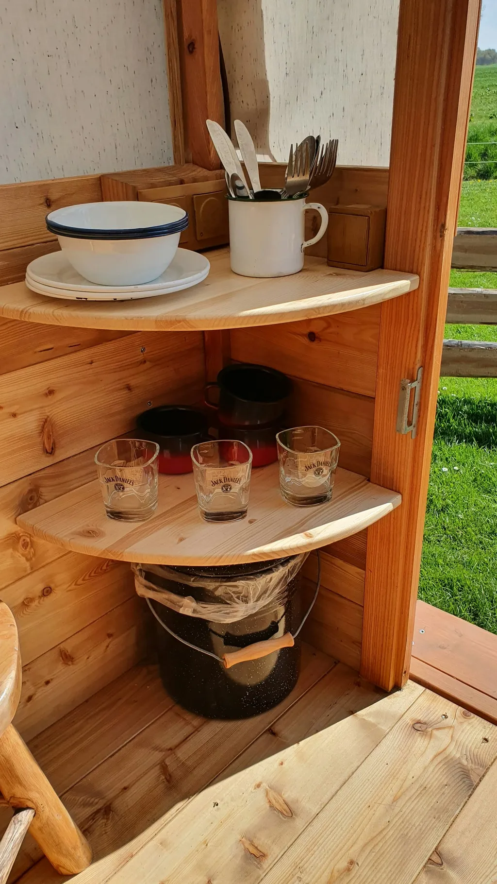 Planwagen auf der Horse Lake Ranch