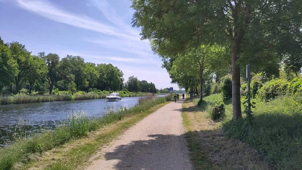 Mitten im Dorf, direkt im Grünen