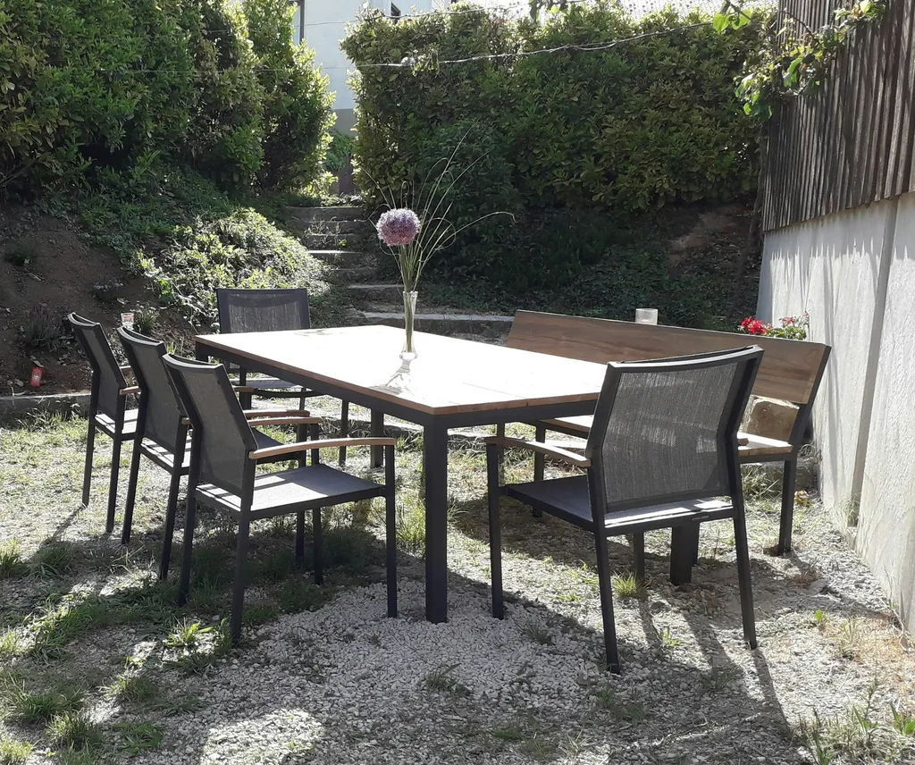 Idyllischer Platz beim Bio-Weingut