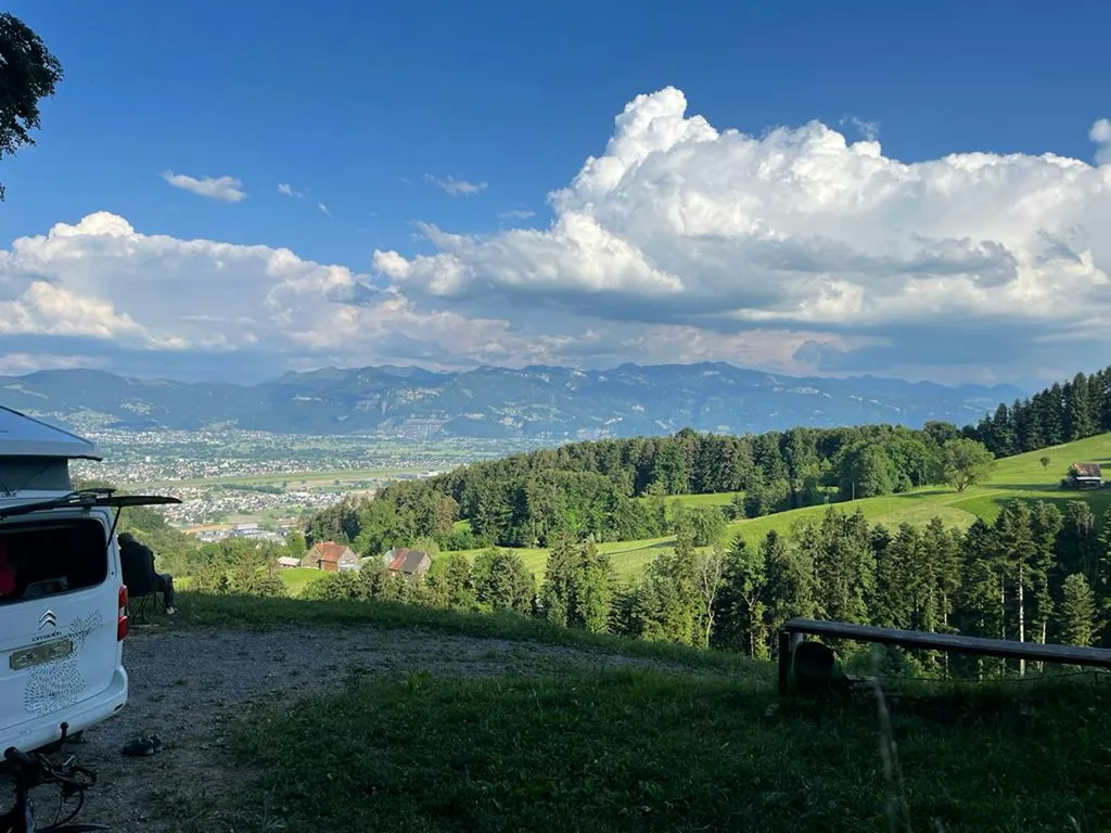 Camp mit Aussicht auf dem Sunnehof