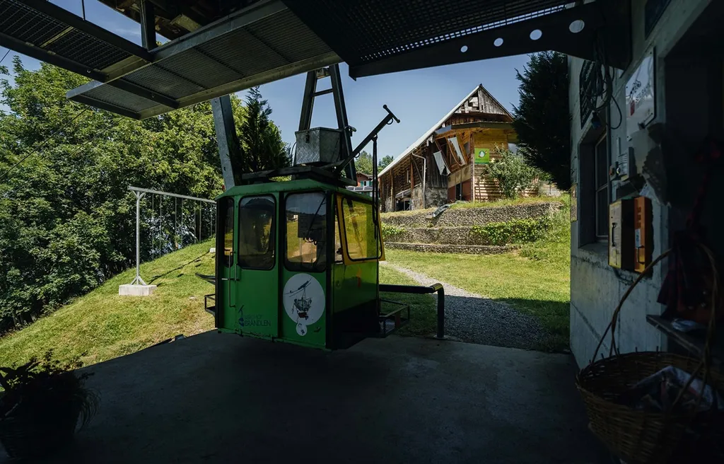 Die Seilbahn bringt dich zur Hütte