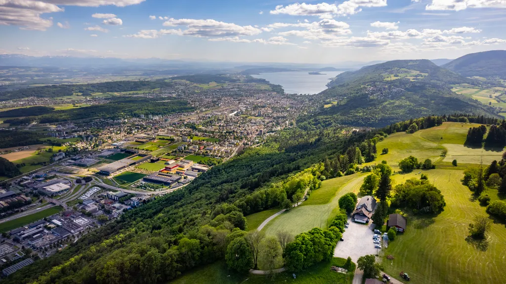 Parkplatz auf dem Bözingenberg