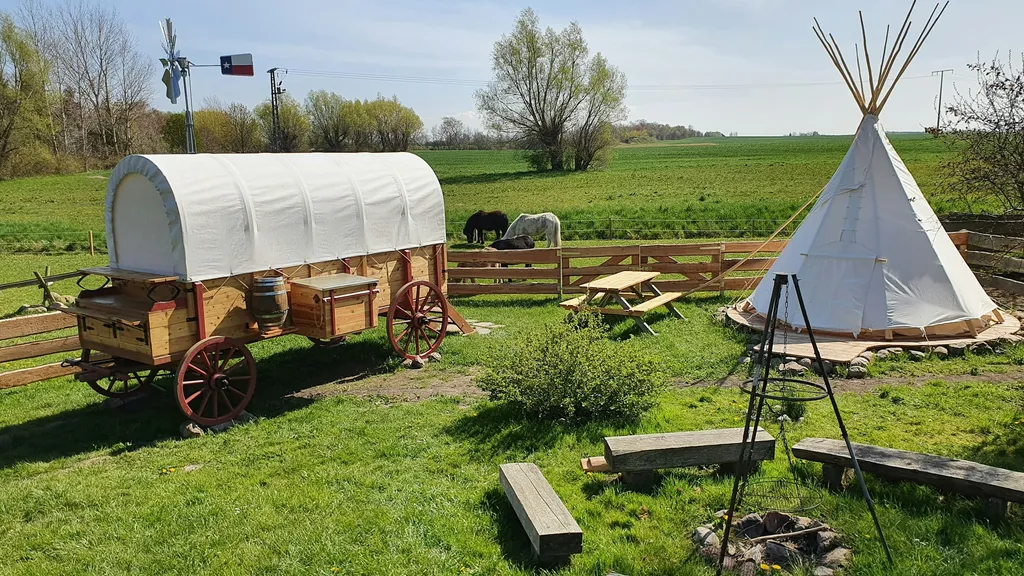 Planwagen auf der Horse Lake Ranch