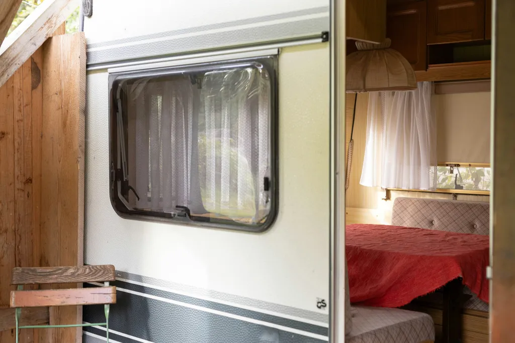 Gemütlicher Wohnwagen beim Biohof