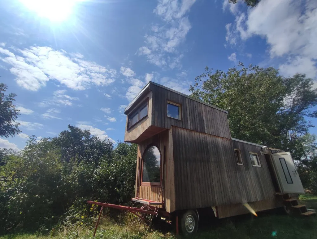 Tiny House 2-stöckig in der Natur