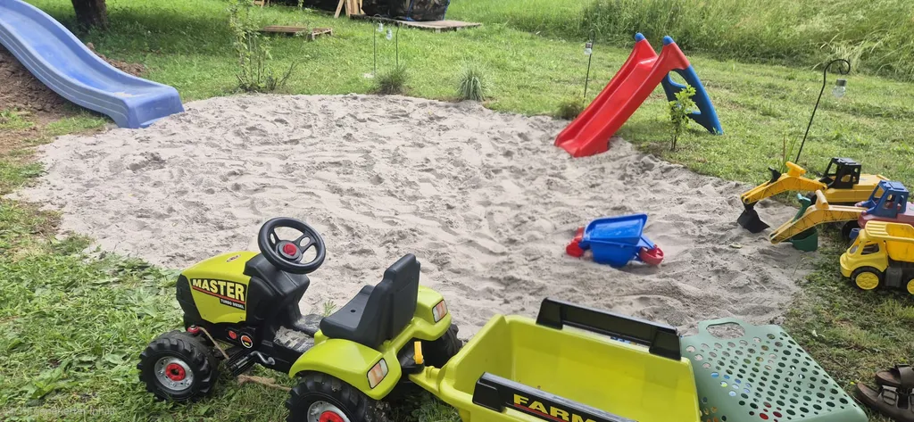 Sandkasten für die Kinder