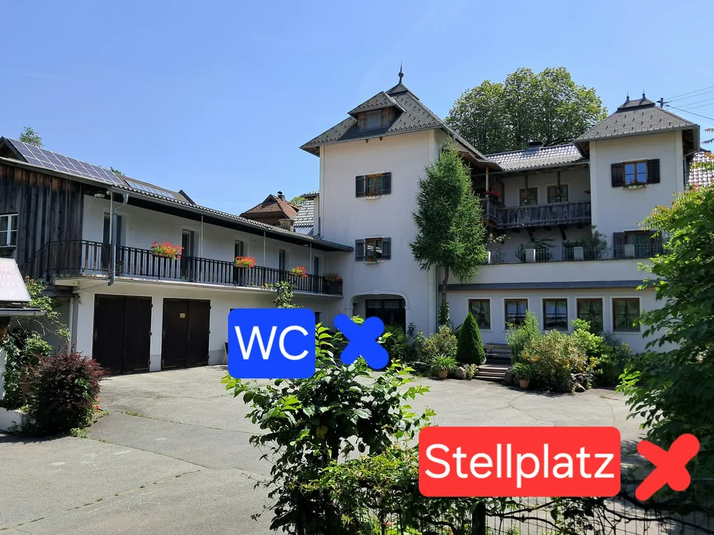 Der hofseitige Hauseingang. Hier gehts zum WC.