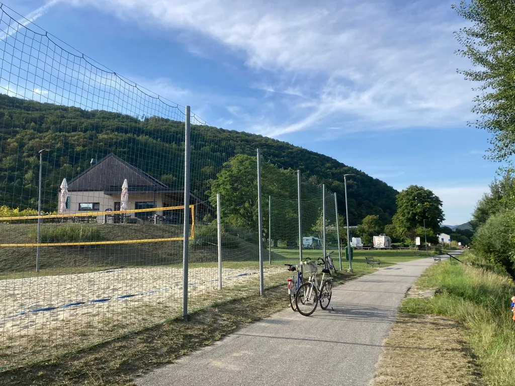 Beachvolleyball - mit Flutlicht