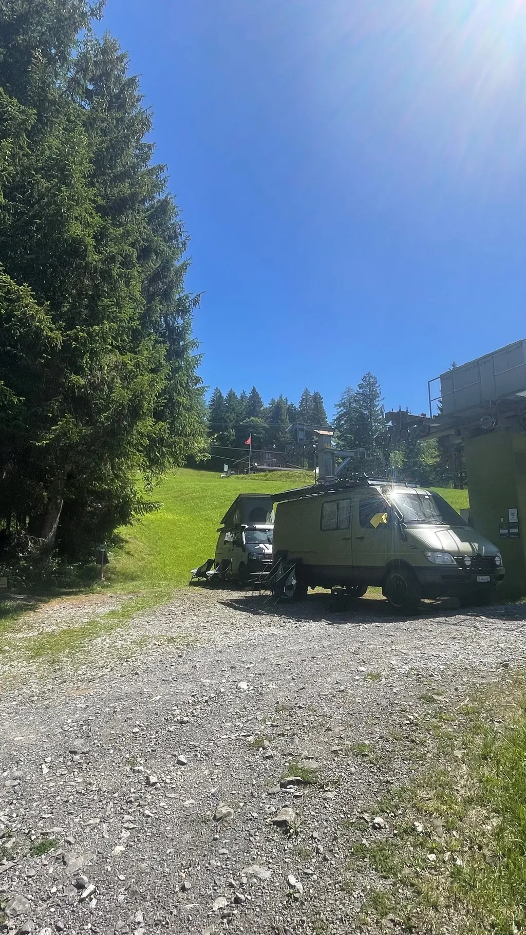 Stellplatz direkt bei der Ibergeregg Passstrasse