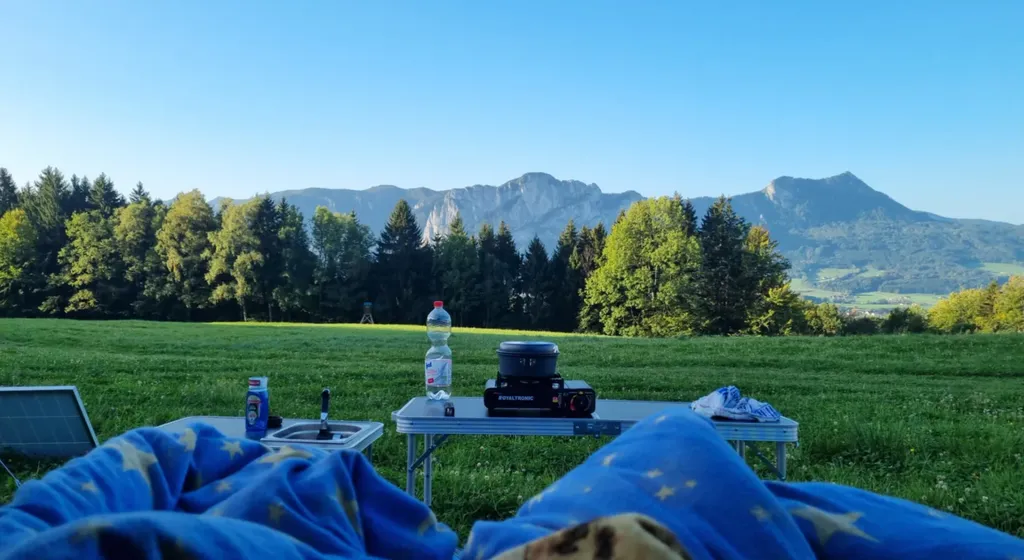 Wiese neben dem Bauernhof