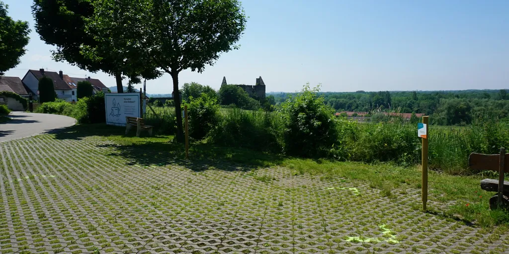 Parkplatz Friedhof V.-Burkheim