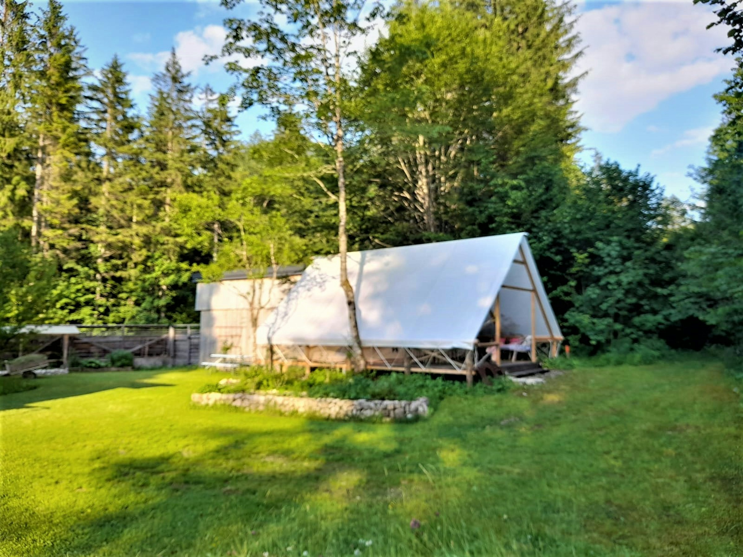 Glampingzelt in Waldnähe