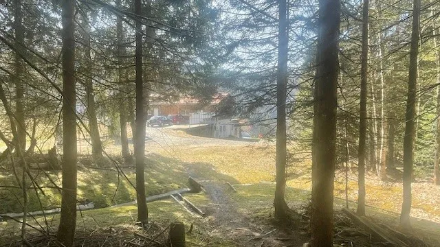 Stellplatz direkt bei der Ibergeregg Passstrasse