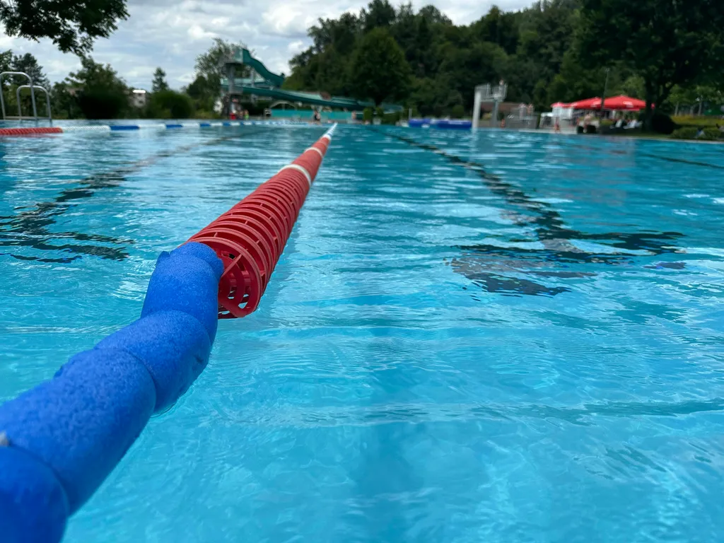 Stellplatz beim Hallen- und Freibad