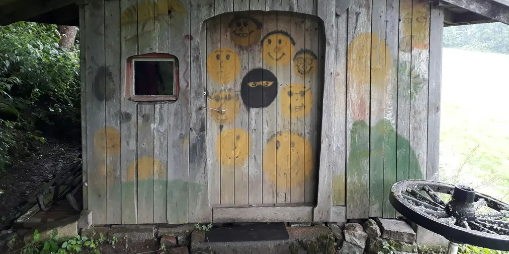 Bunter umgebauter Schafstall