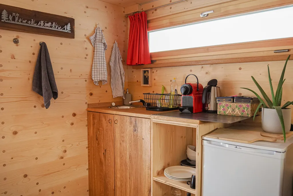 MONDHOLZ TINY HOUSE in purer Natur