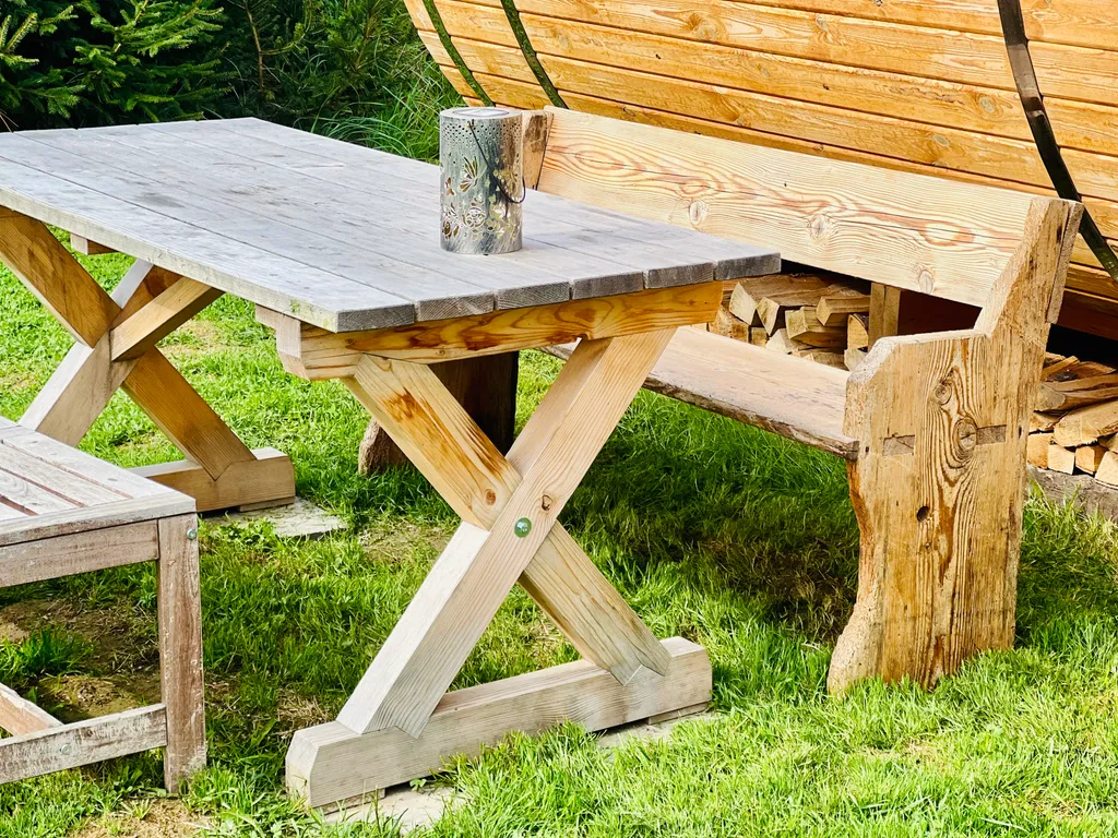 Holzfass Bauernhof-Auszeit