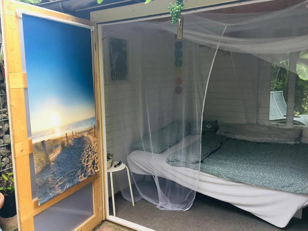 Mini Tiny Garden House Banana