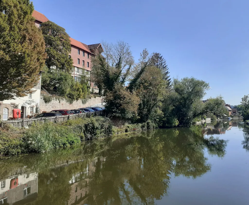 Zelten mit Stadtmauer u. Werrablick