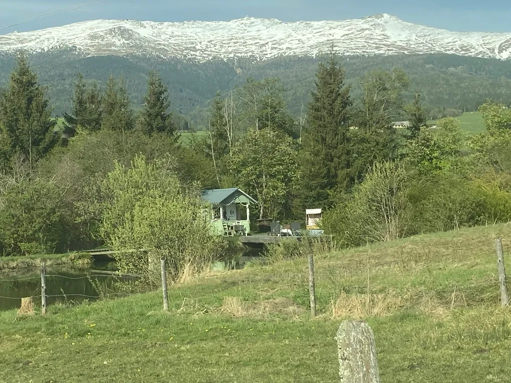 Stellplatz am Naturteich+Hütte