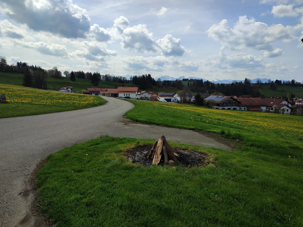 Feuerstelle mit Blick auf die Alpen