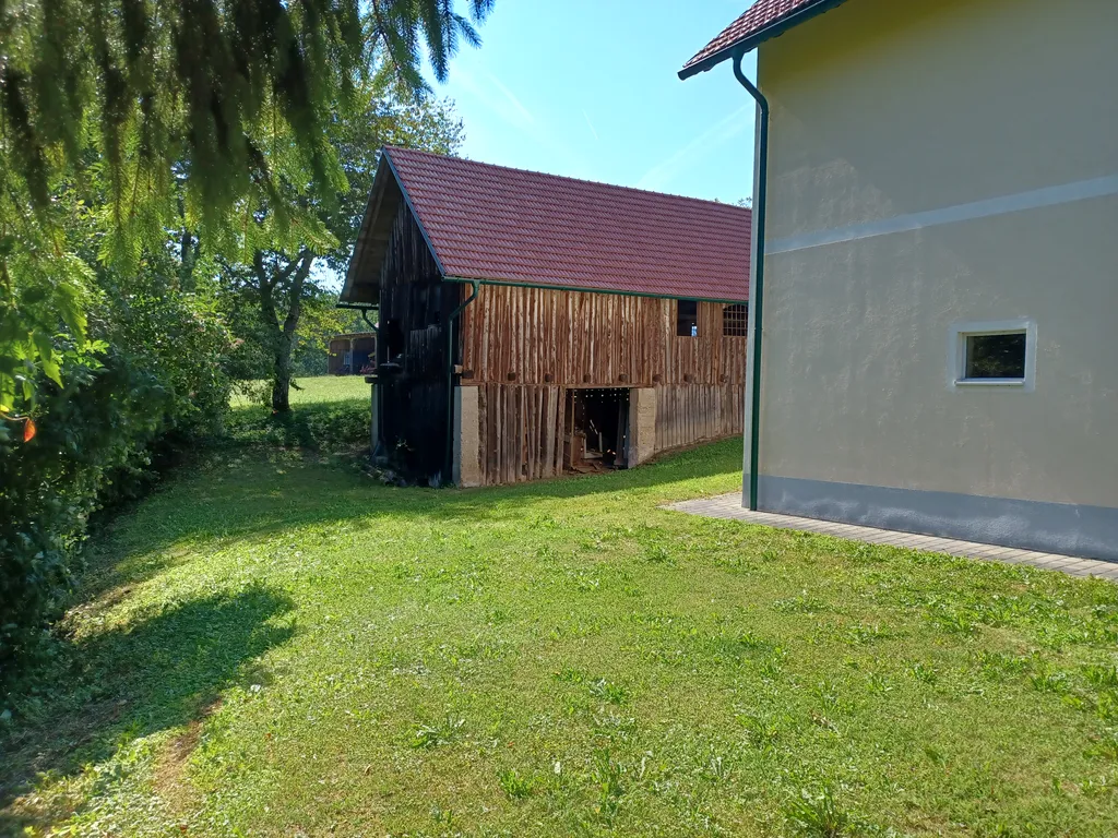 Campbereich hinter Nebengebäude